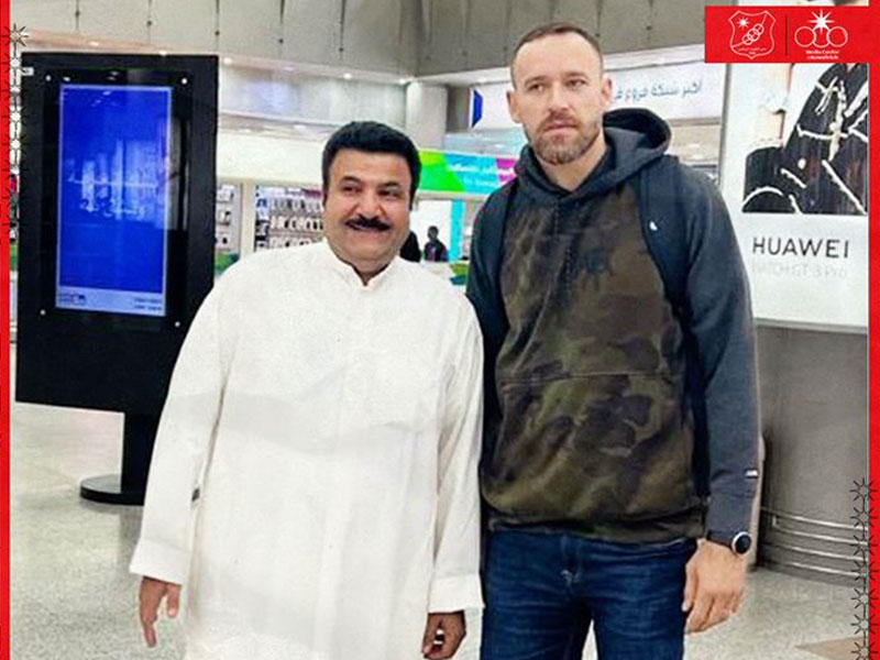 الشمري يستقبل غازميد في المطار