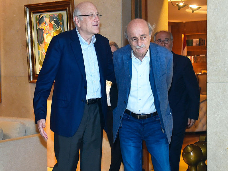 ميقاتي وجنبلاط خلال لقائهما أمس الأول