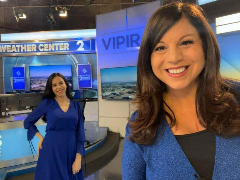 المذيعة جولي تشين 