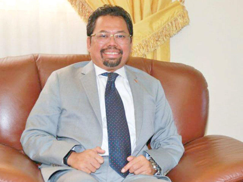 السفير داتو سلامات