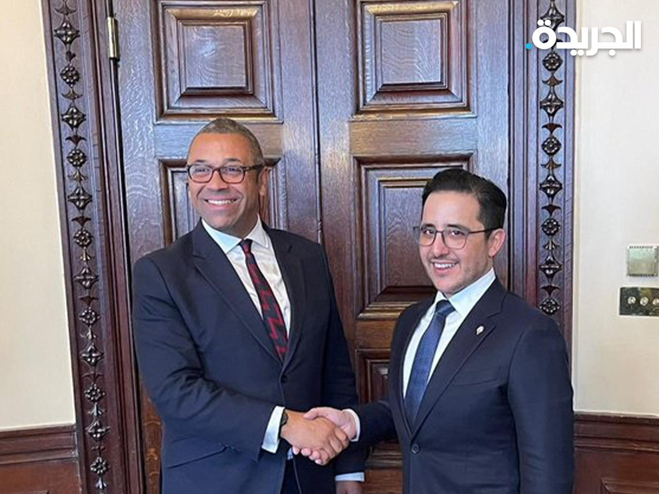 صورة نشرها وزير الخارجية عبر حسابه في «تويتر» تجمعه ونظيره البريطاني الجديد