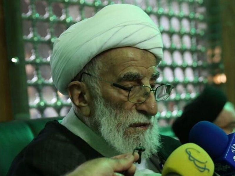 رئيس مجلس خبراء القيادة الإيراني رجل الدين المتشدد أحمد جنتي