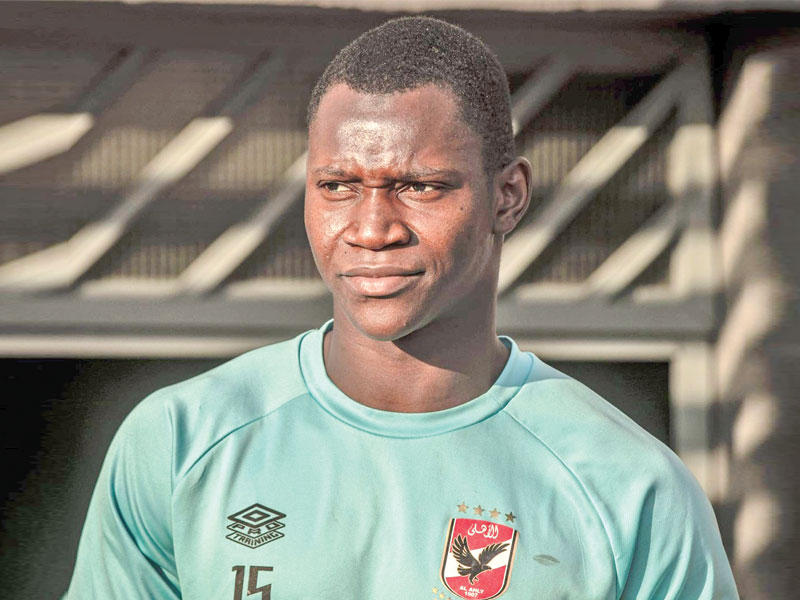  لاعب وسط الفريق الأول لكرة القدم أليو ديانغ