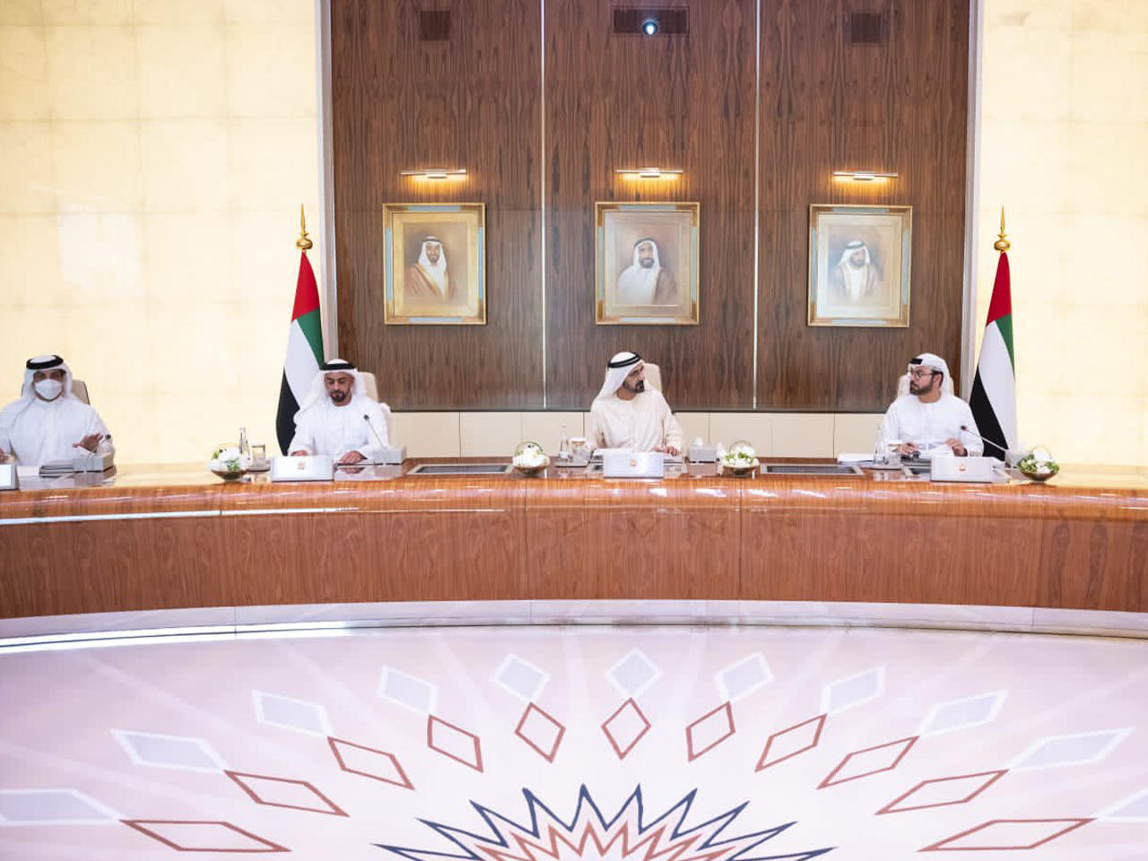 جانب من اجتماع مجلس الوزراء الإماراتي
