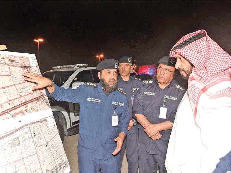 الخالد يستمع إلى شرح حول الحملة الأمنية