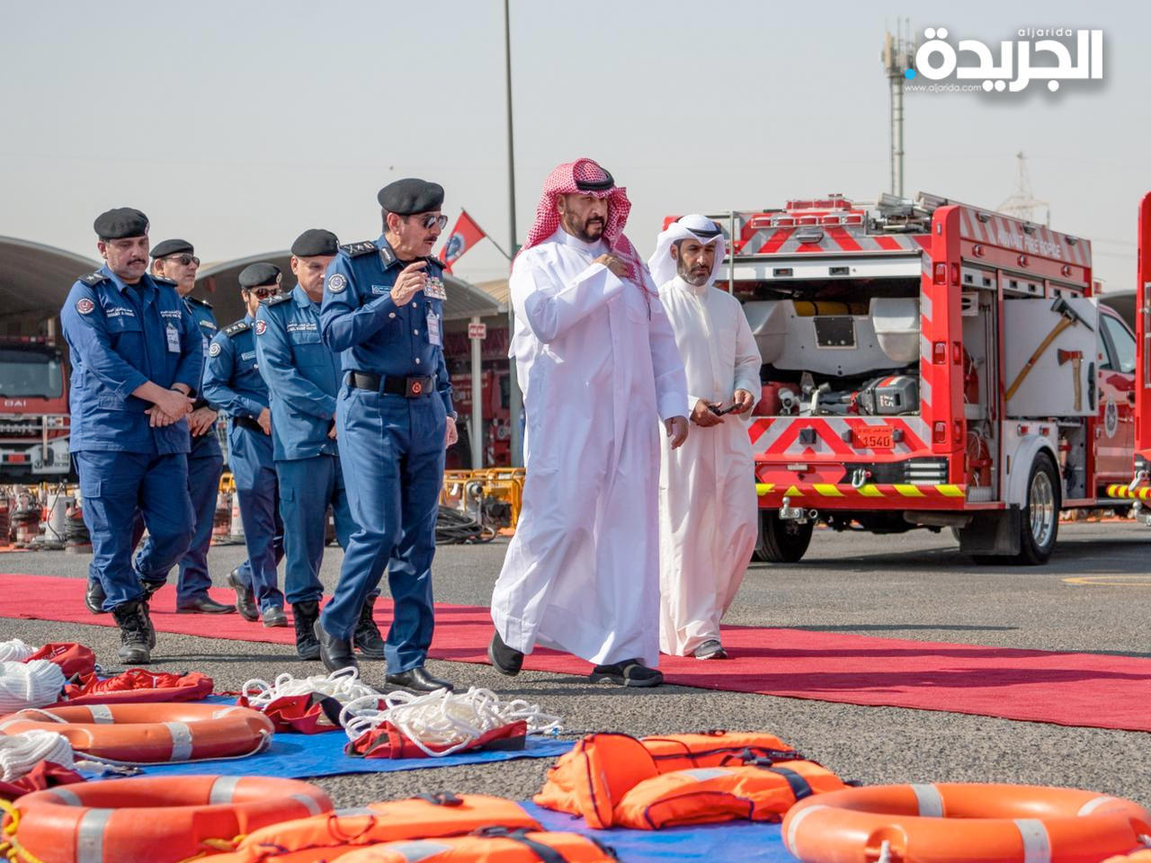 وزير الداخلية وقادة قوة الإطفاء العام - أرشيف