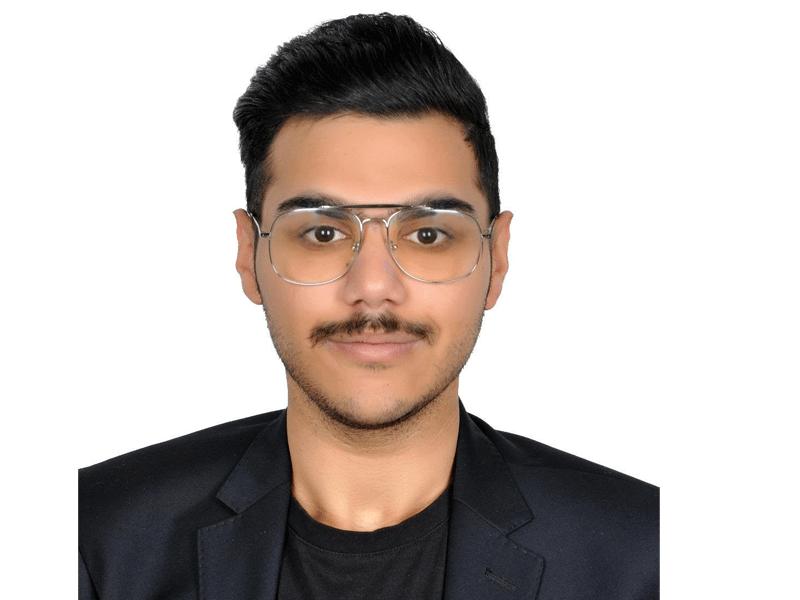 الإعلاميين علي حسين أكبر 