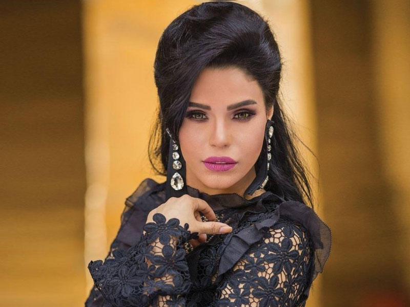  المطربة الشعبية أمينة 