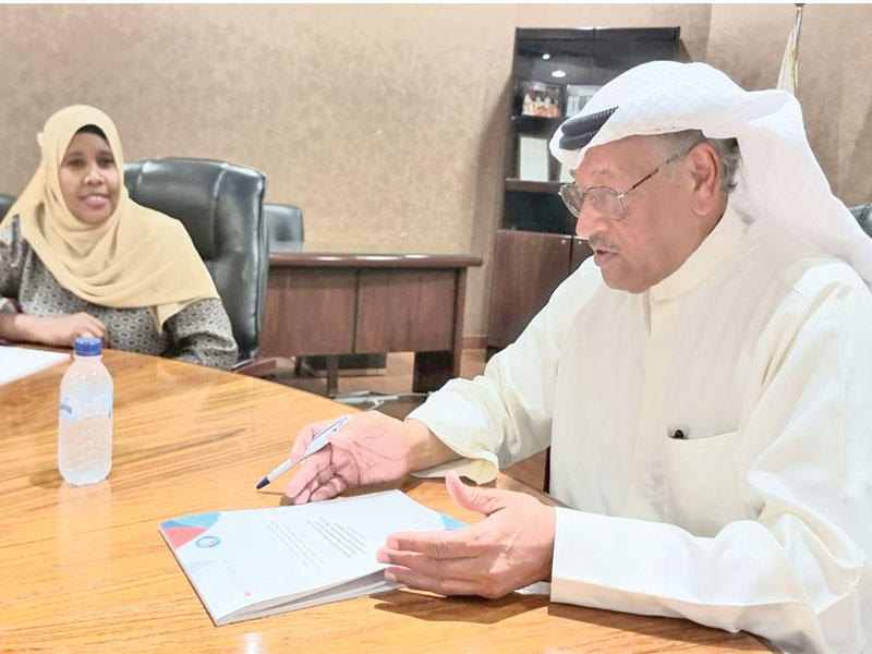 الحساوي مستقبلاً سفيرة كينيا