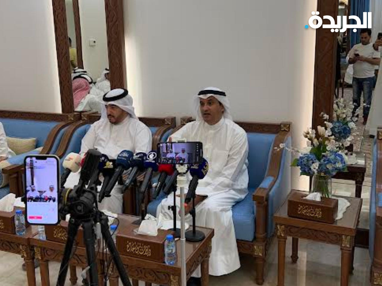 مرشح الدائرة الأولى المحامي وسمي خالد الوسمي خلال الندوة