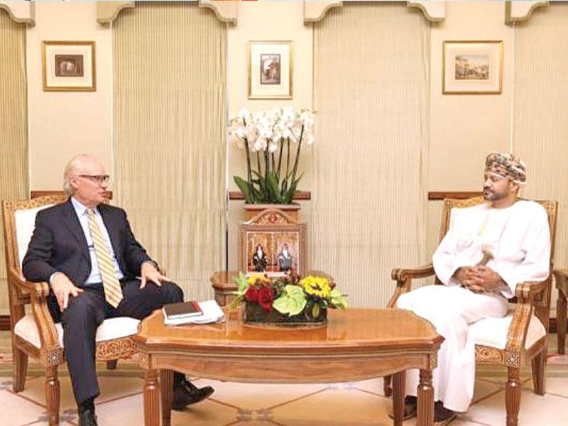  وزير الخارجية العماني بدر البوسعيدي - المبعوث الأميركي الخاص لليمن تيموثي ليندركينغ