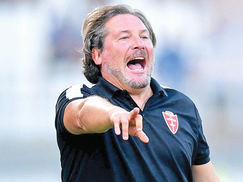 المدرب جوفاني ستروبا