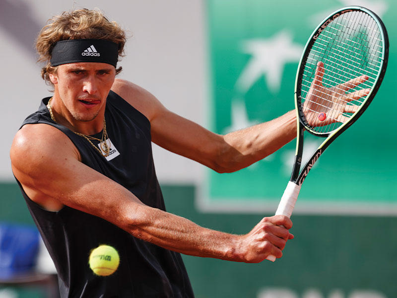 المصنف الخامس عالميا بين لاعبي التنس المحترفين ألكسندر زفيريف