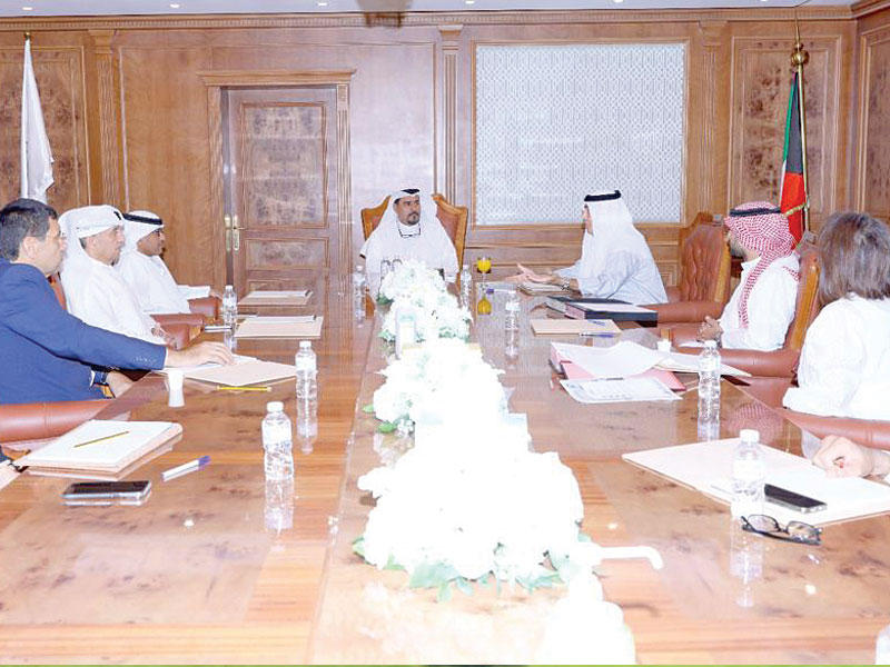 جانب من اجتماع الهيئة و الفروسية أمس