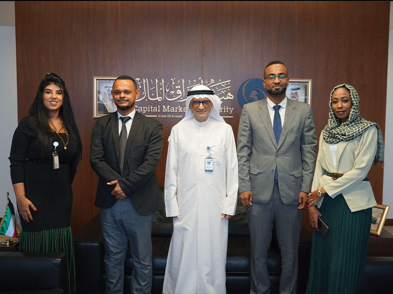 لقطة جماعية خلال الزيارة 