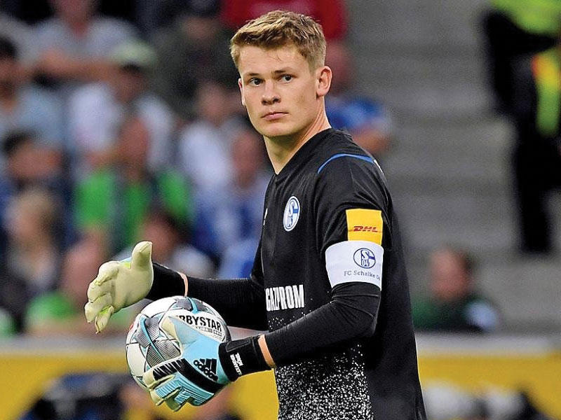  حارس المرمى ألكسندر نوبل