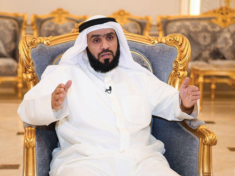 مرشح الدائرة الخامسة النائب السابق عبدالله عكاش متحدثاً للجريدة