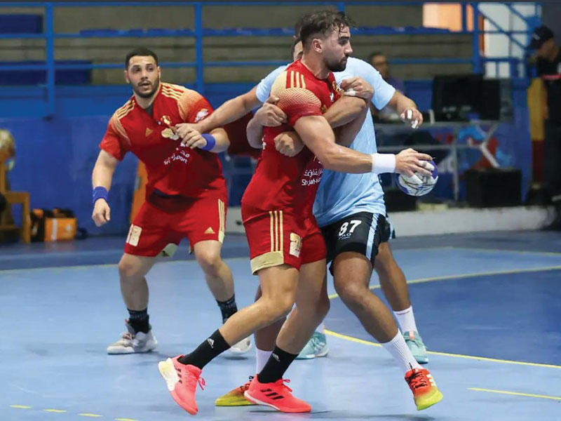 جانب من مباراة السالمية والشارقة الإماراتي