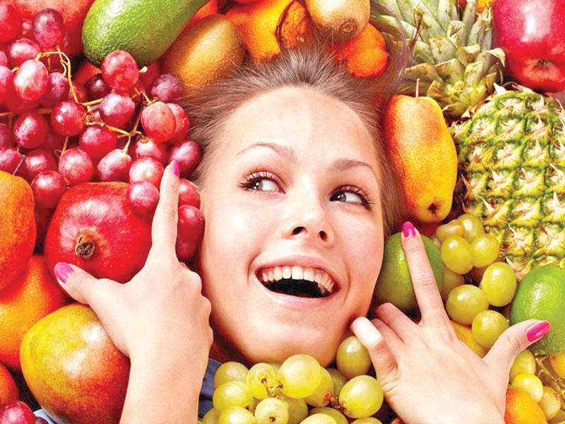 الخضراوات والفواكه والرياضة... سعادة