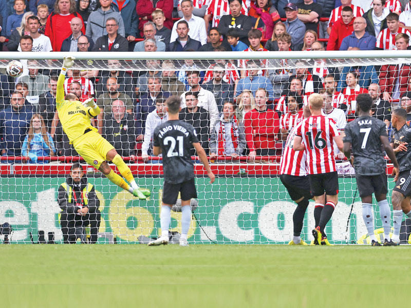 جيسوس نجم أرسنال يحرز هدفه في مرمى برينتفورد