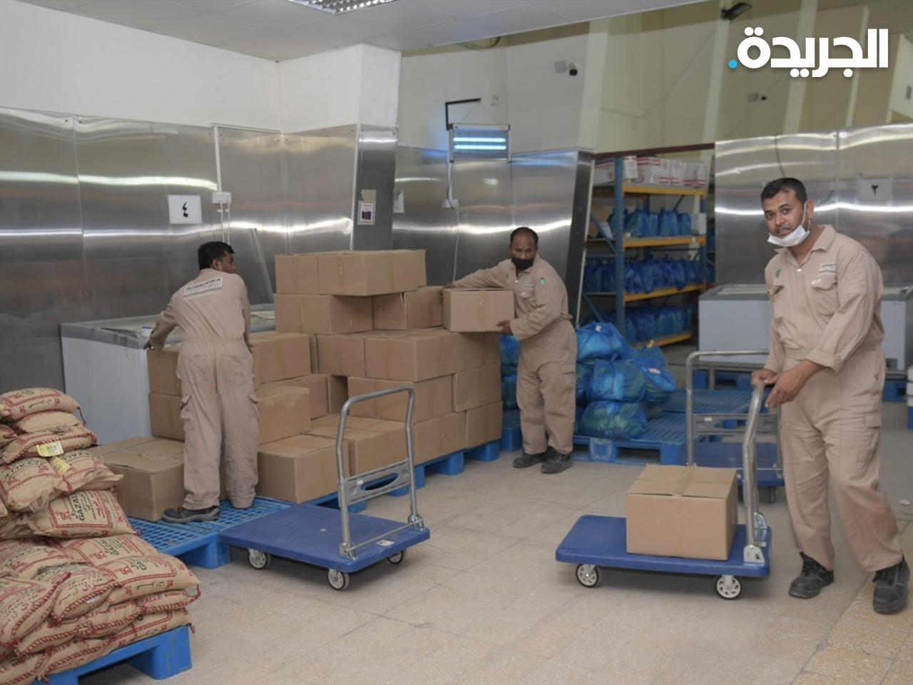 جانب من تجهيزات المساعدات العينية