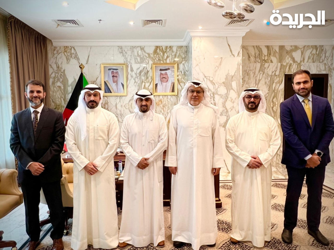 السعيد متوسطاً أعضاء مجلس إدارة الجمعية الصيدلية الكويتية