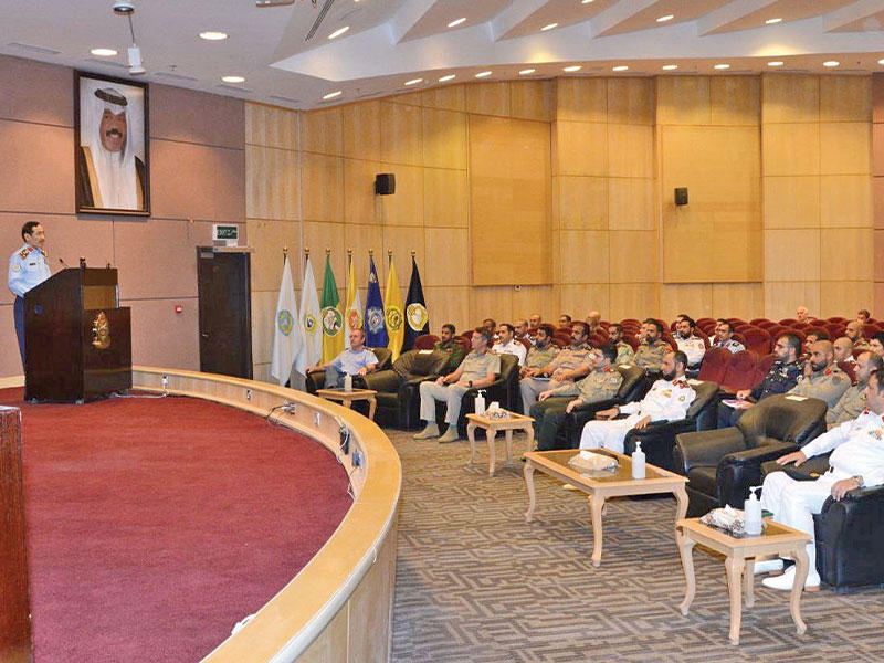 مساعد مدير الكلية، العميد الركن الطيار فيصل الشمري مرحبا بالحضور 