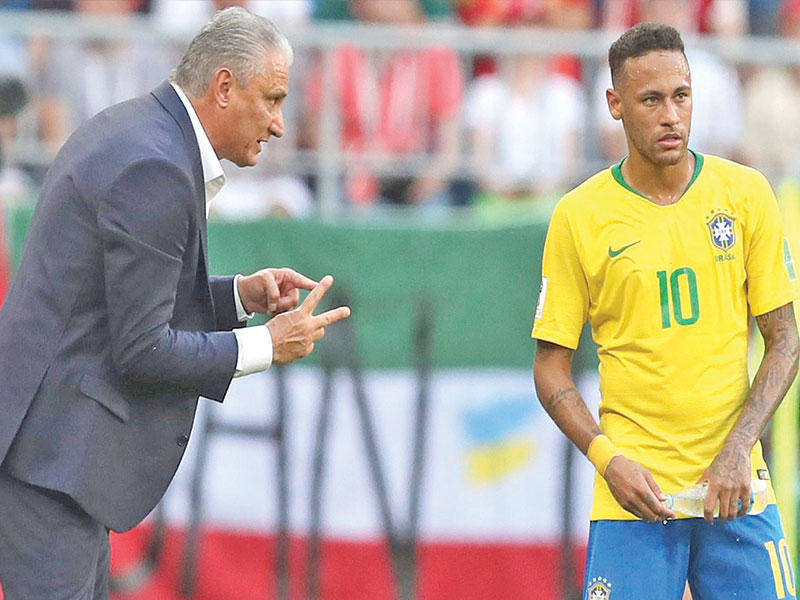 تيتي مدرب منتخب البرازيل والنجم نيمار دا سيلفا