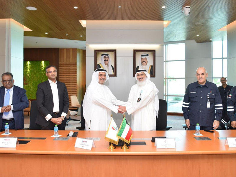 خلال توقيع الاتفاقية 