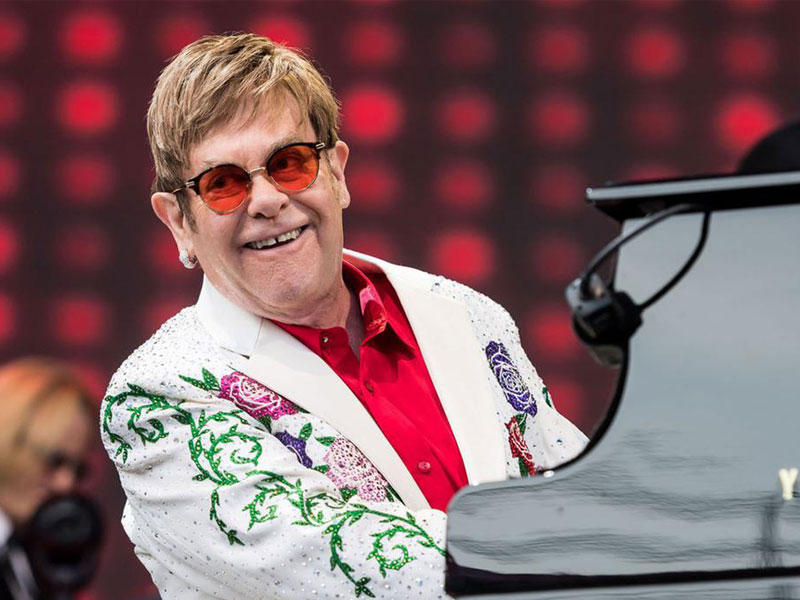  المغني إلتون جون 