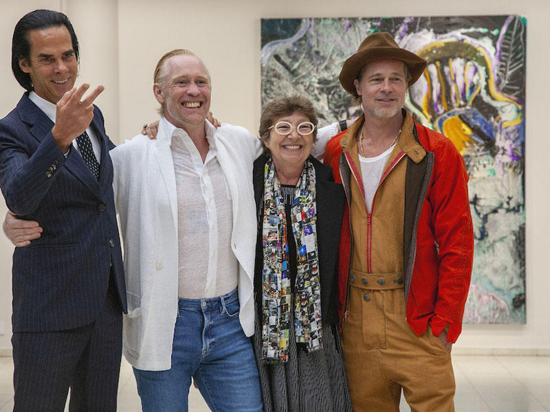 النجم براد بيت ودبليو إي ويذ نيك كيف في المعرض