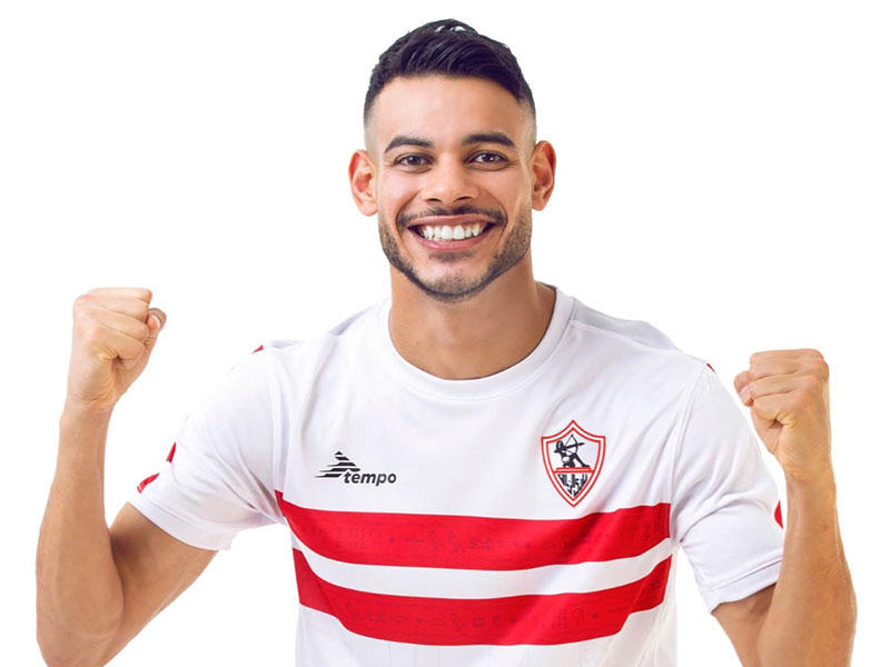 الاعب بيراميدز نبيل عماد (دونغا)