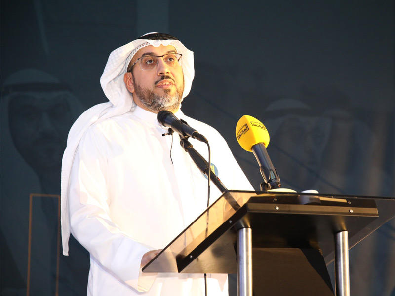 الشاهين متحدثاً للحضور