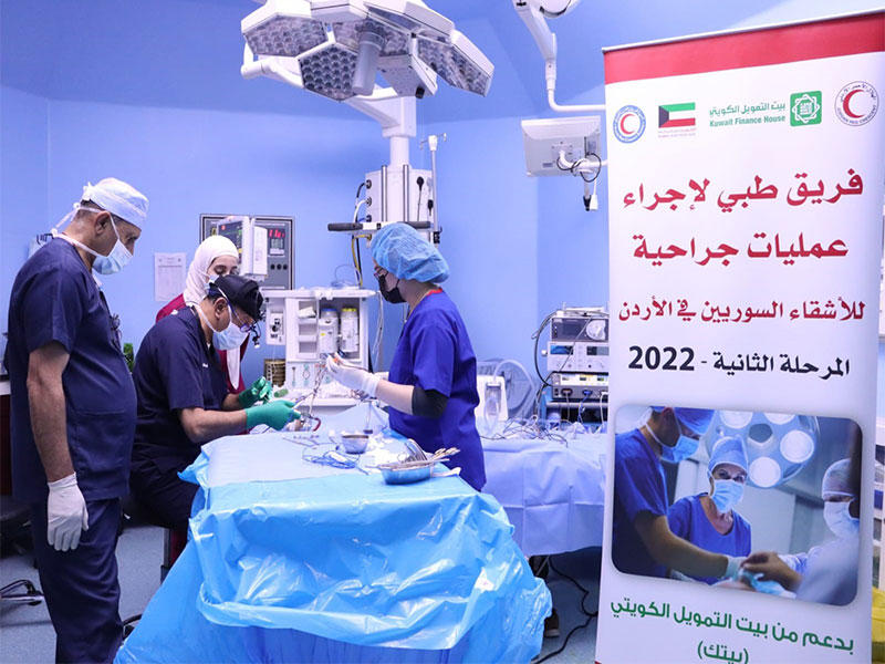 جانب من إجراء العمليات الجراحية 