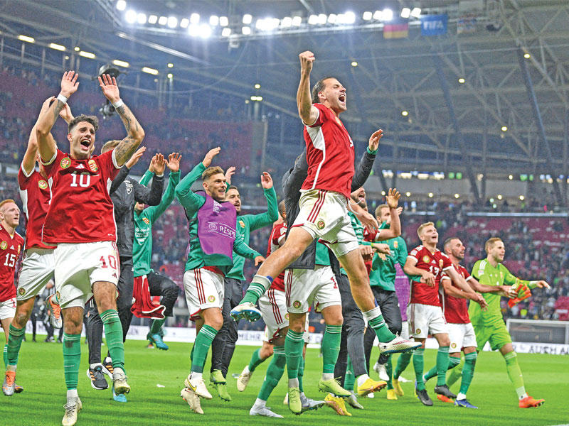 فرحة لاعبي المنتخب المجري بالفوز على ألمانيا