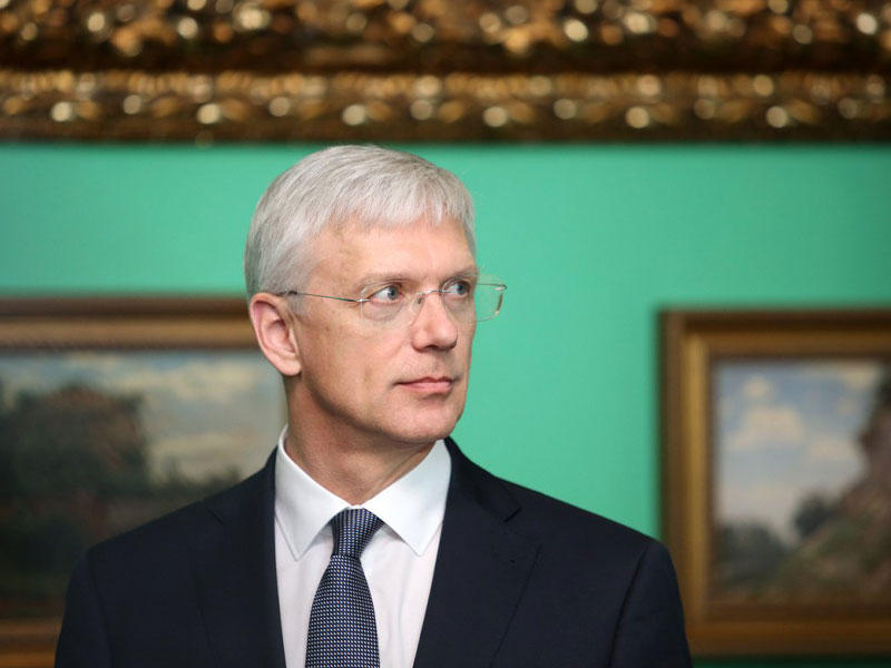  رئيس الوزراء كاريسيانيس كارينس