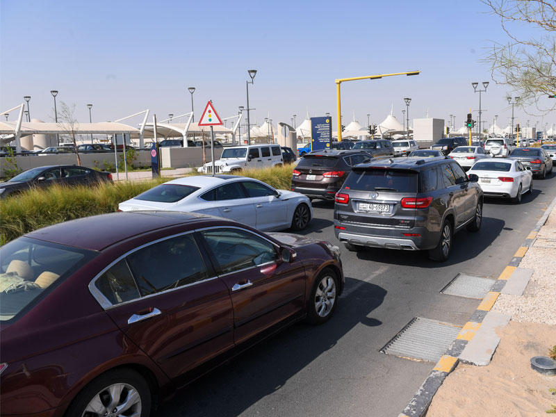 جانب من الاختناقات المرورية في «الشدادية» t(تصوير عبدالله الخلف)