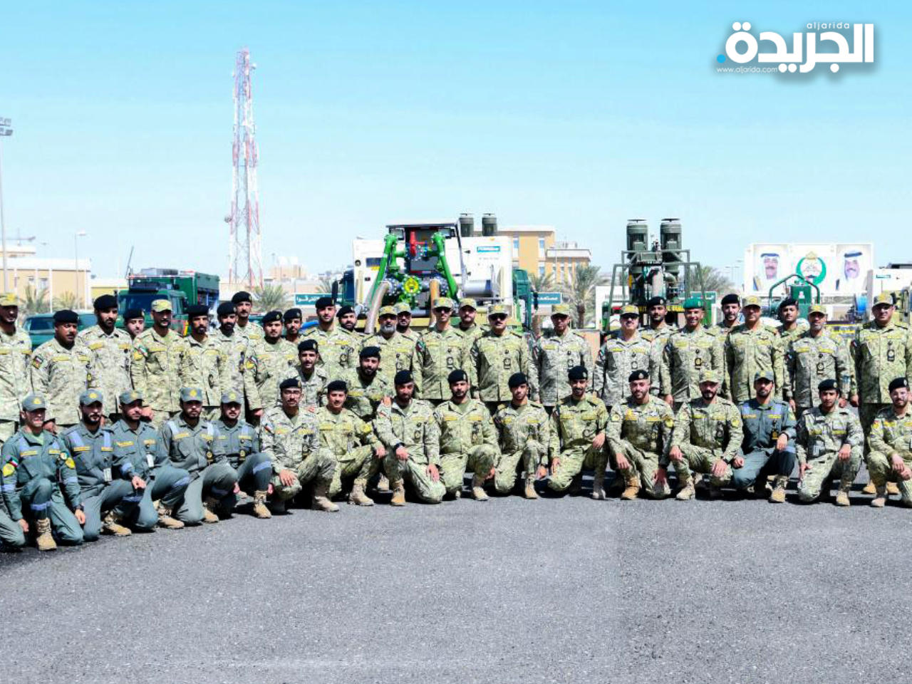 الرفاعي وعدد من كبار القادة خلال زيارة إلى معسكر «التحرير»