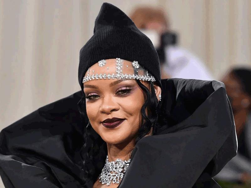 النجمة ريهانا 