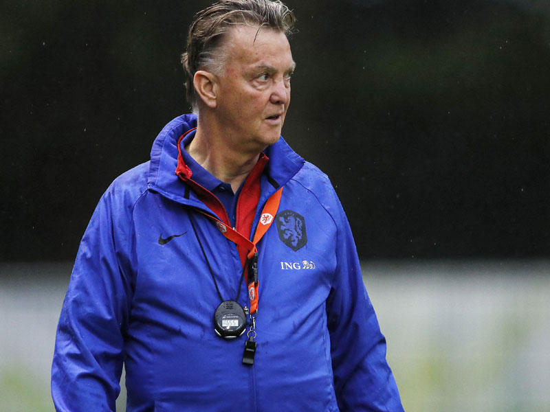  المدير الفني لهولندا لويس فان غال