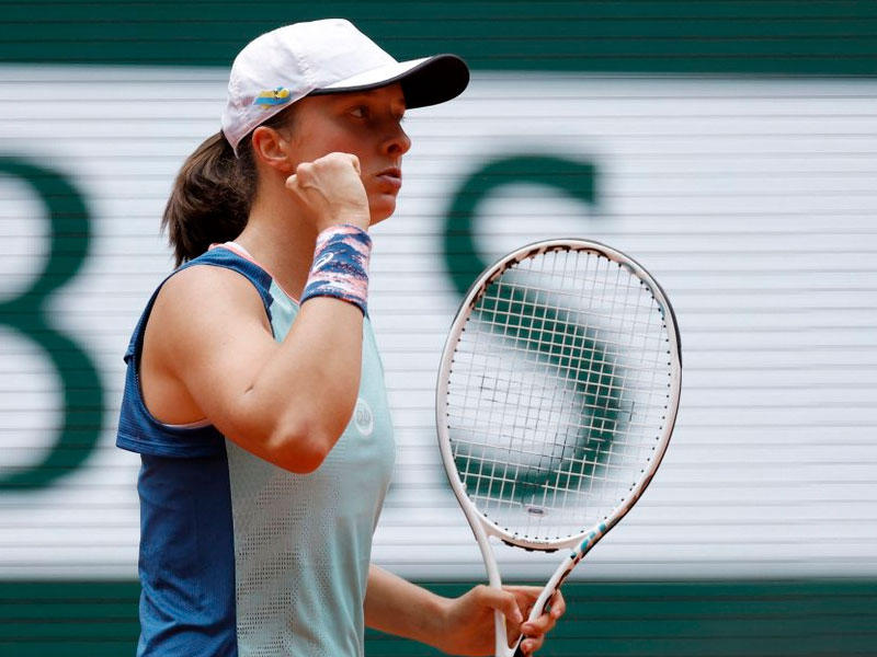 اللاعبة إيجا شفيونتك  