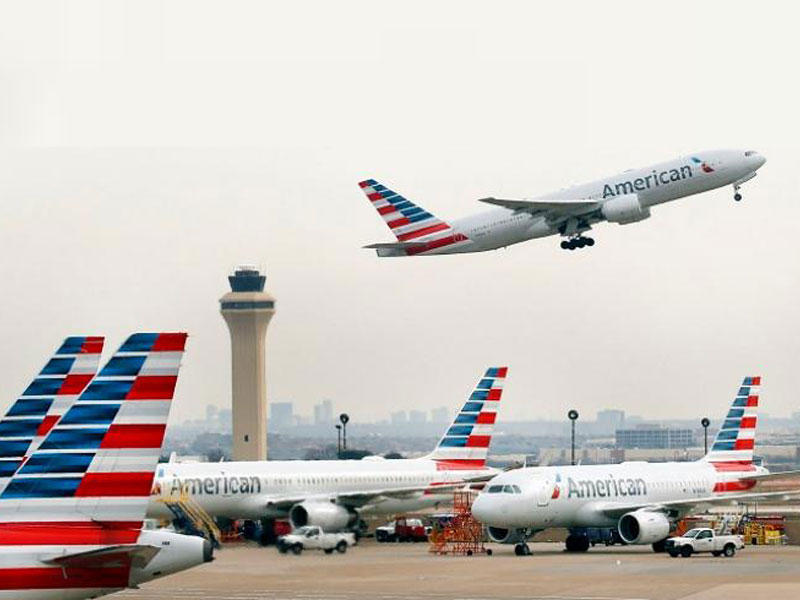 راكب يعتدى على مضيف  