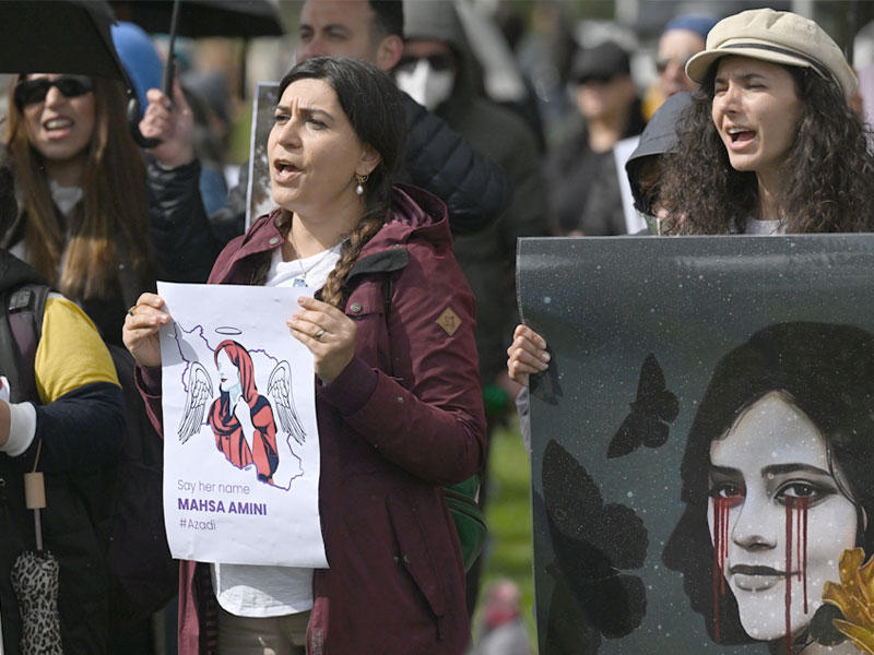 وقفة تضامنية مع الإيرانيات في كانبيرا (أي بي ايه)