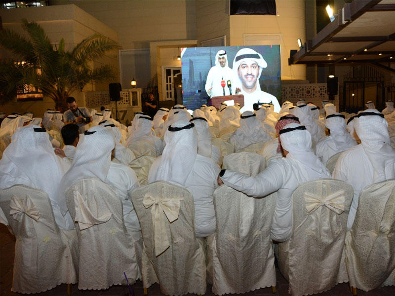 مرشح الدائرة الثالثة حمود الماجد متحدثاً في ندوته