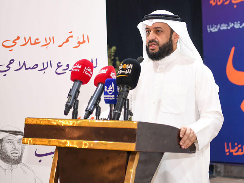 مرشح الدائرة الرابعة النائب السابق عبدالله فهاد خلال مؤتمره الصحافي