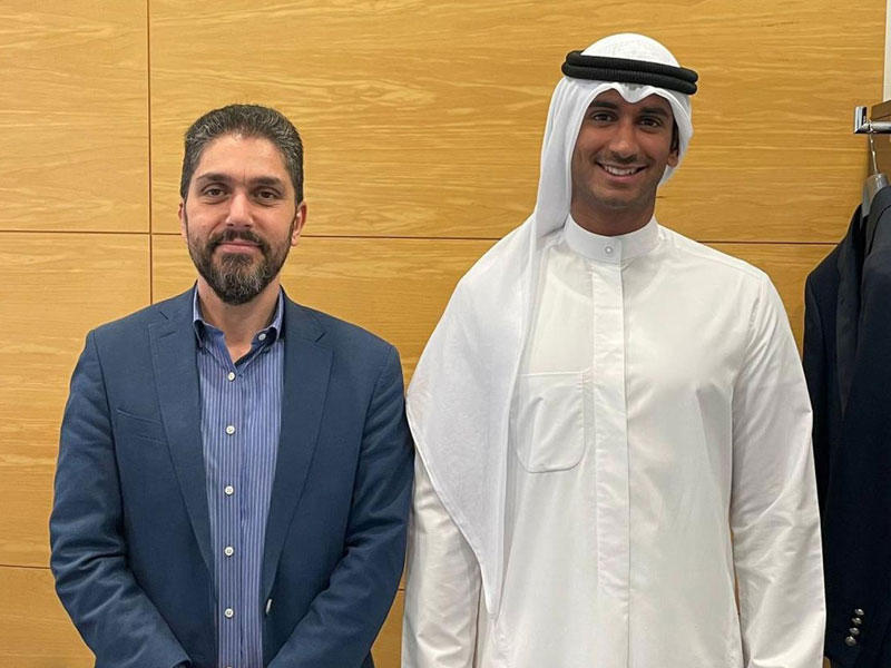 رئيس اللجنة الأكاديمية في رابطة طلبة جامعة الخليج للعلوم والتكنولوجيا روضان الروضان و نائب رئيس الجامعة للشؤون الأكاديمية ورئيس الجامعة بالوكالة د. بسام علم الدين