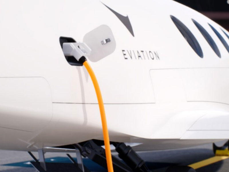 طائرة كهربائية 