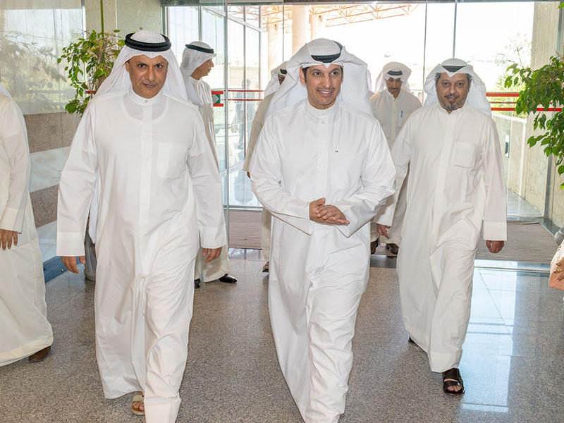 وزير الإعلام والثقافة وزير الدولة لشؤون الشباب عبدالرحمن المطيري خلال جولته