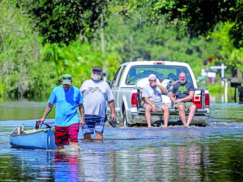 إيان يغمر الشوارع الأميركية بالمياه