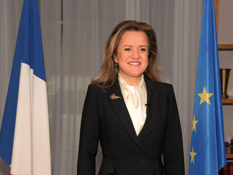  السفيرة الفرنسية لدى البلاد كلير لوفليشر